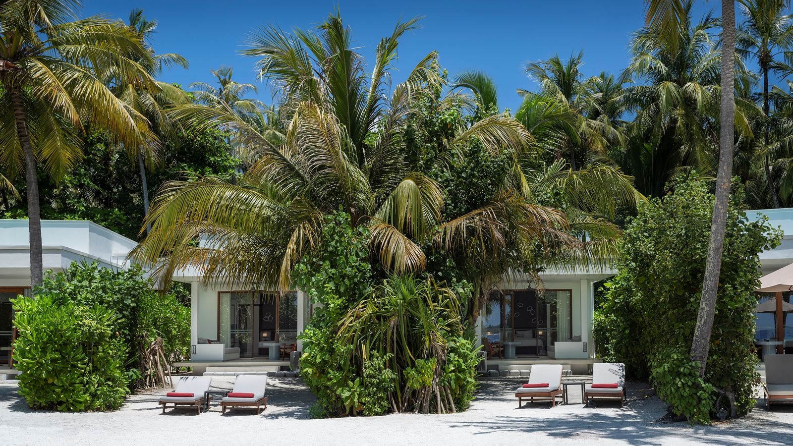 rooms-two-bedroom-deluxe-beach-bungalow