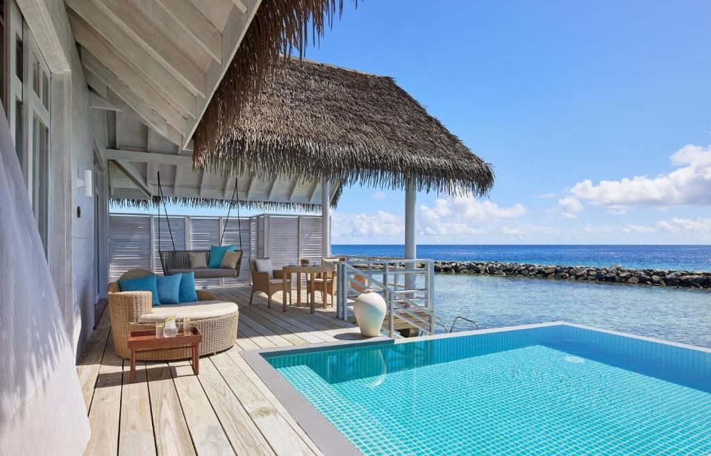 rooms-over-water-suite-with-private-pool