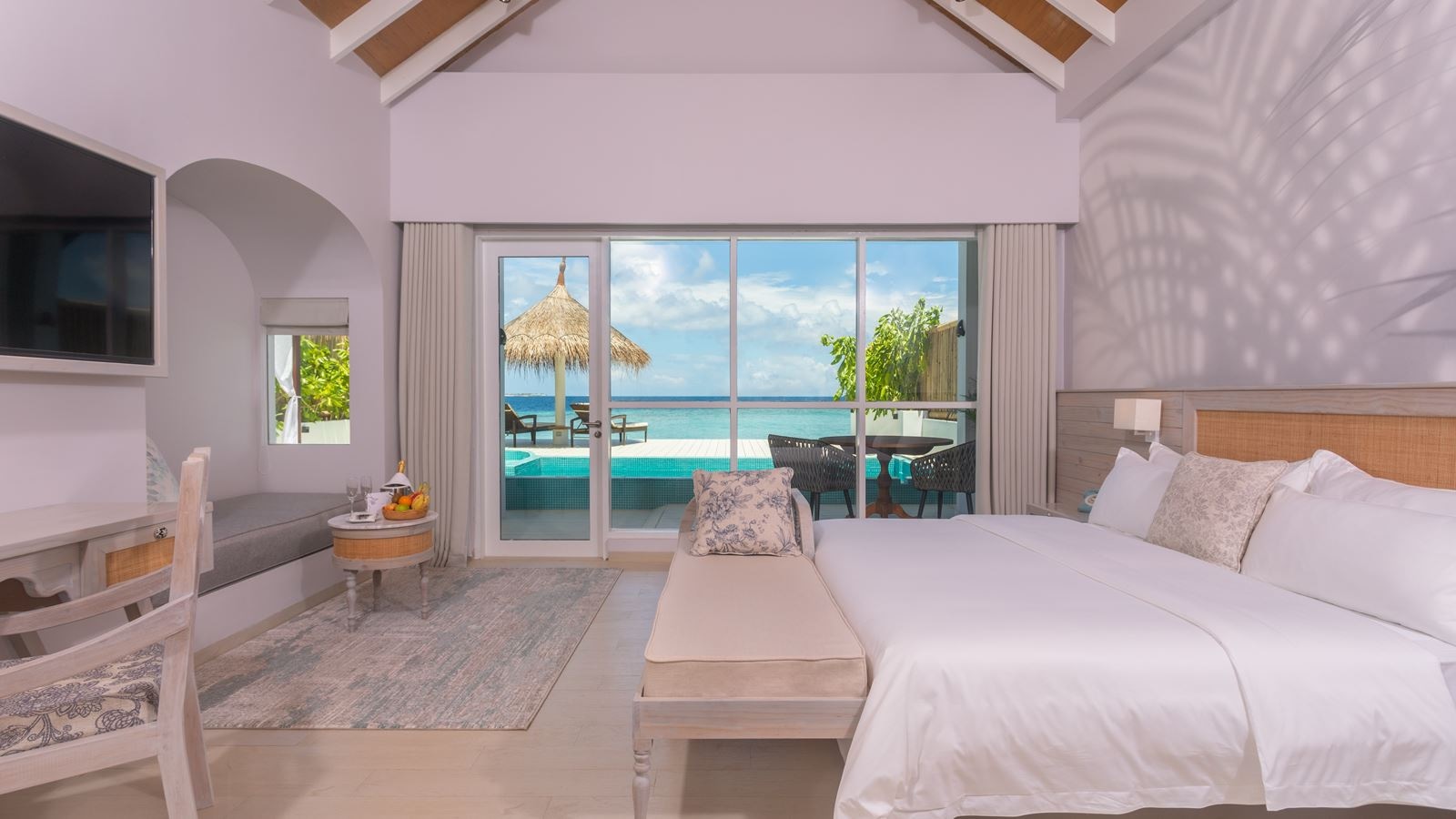 rooms-sunrise-beach-pool-villa