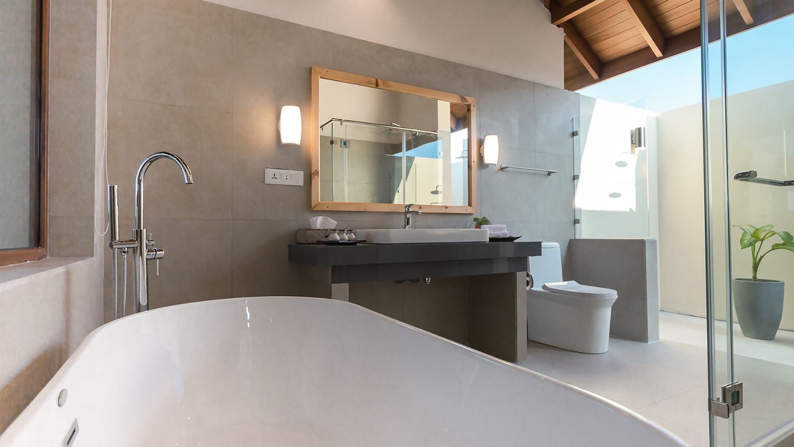 rooms-two-bedroom-water-villa-suites-with-spa-tub