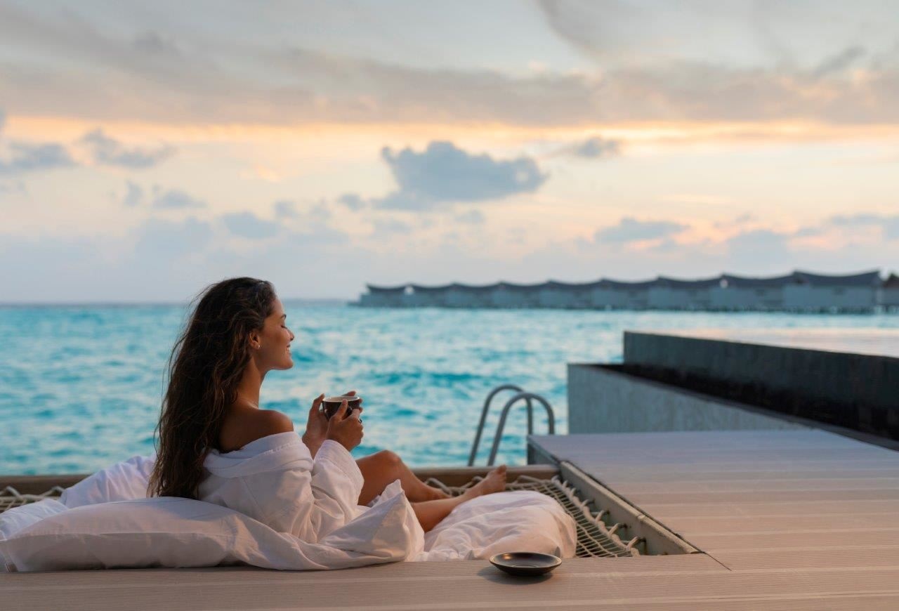 rooms-overwater-pool-villa-lagoon