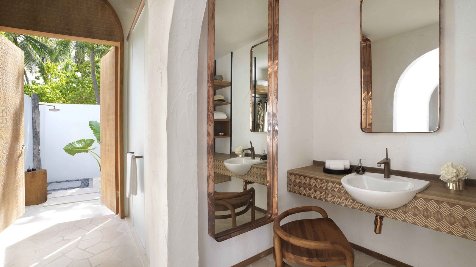 rooms-deluxe-beach-sunrise-villa-with-pool