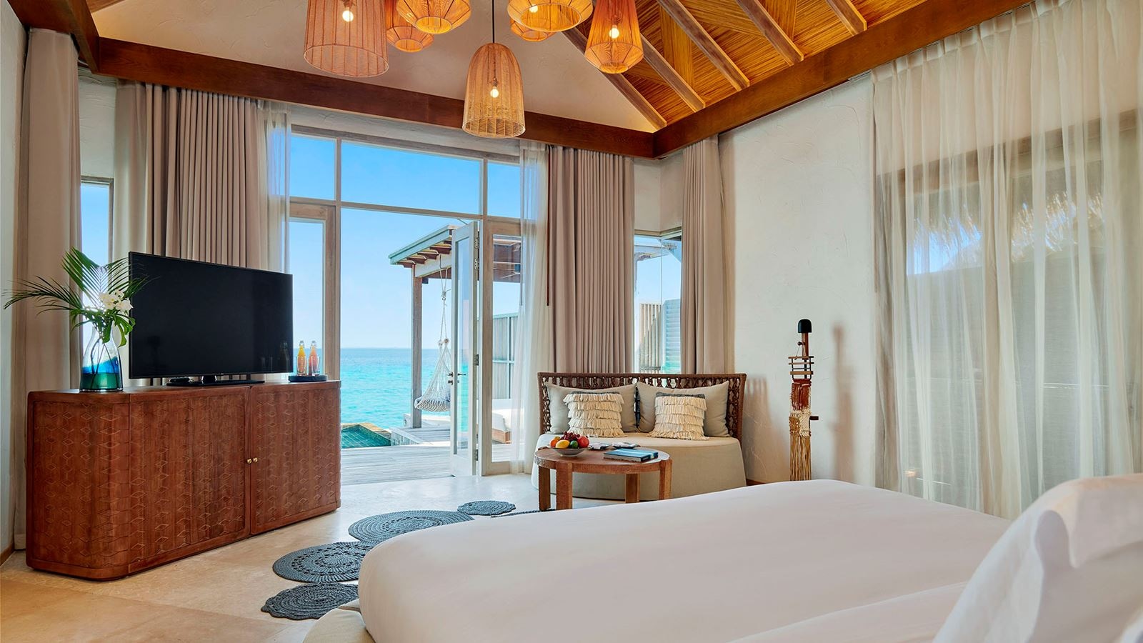 rooms-water-sunrise-villa-with-pool