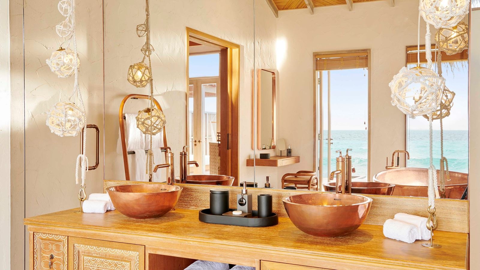 rooms-water-sunrise-villa-with-pool