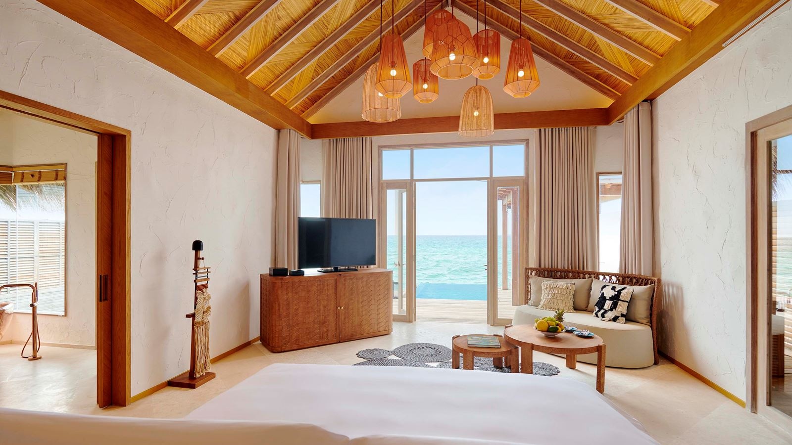 rooms-water-sunrise-villa-with-pool