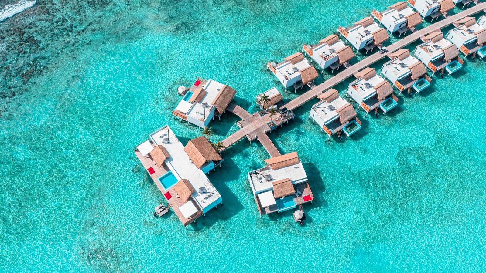 rooms-superior-water-villa-with-pool