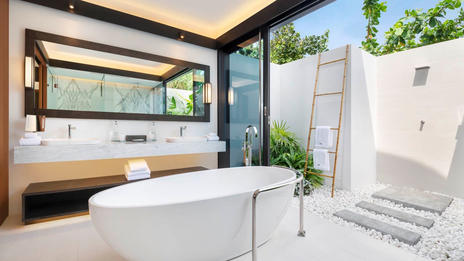 rooms-deluxe-beach-villa-pool