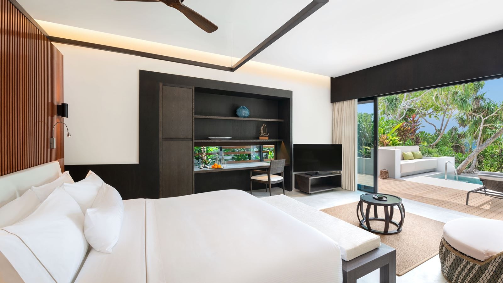 rooms-beach-villa-pool