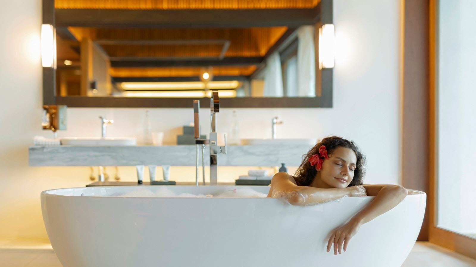 rooms-heavenly-overwater-villa-pool