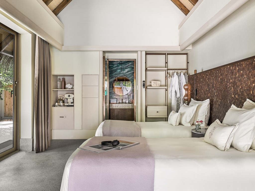 rooms-family-beach-villa-with-2-pools