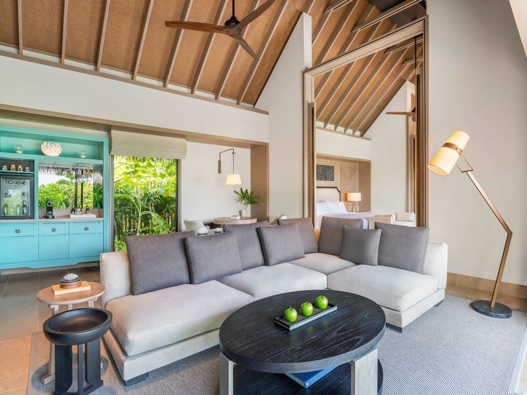 rooms-grand-beach-villa-pool