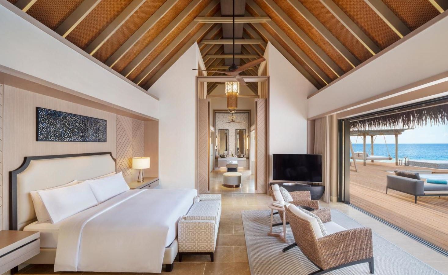 rooms-grand-over-water-villa-with-pool