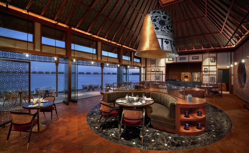 restaurants-restaurants