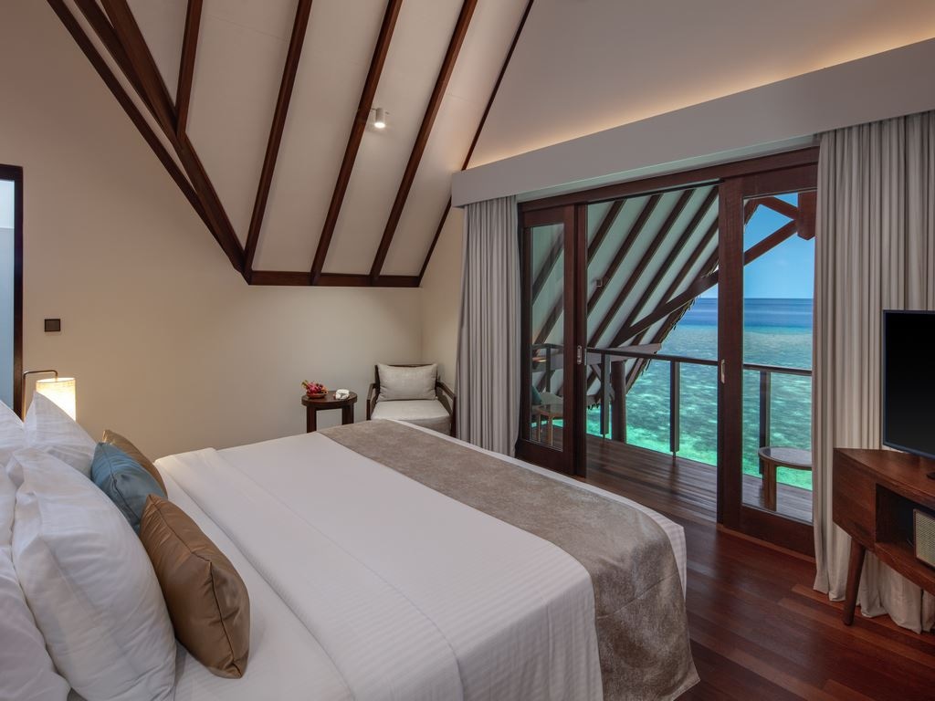 rooms-overwater-ocean-suite-with-infinity-pool