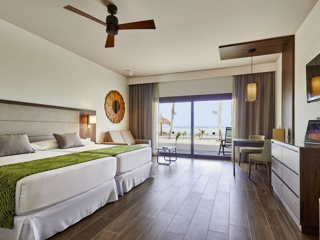rooms-beach-jr-suite