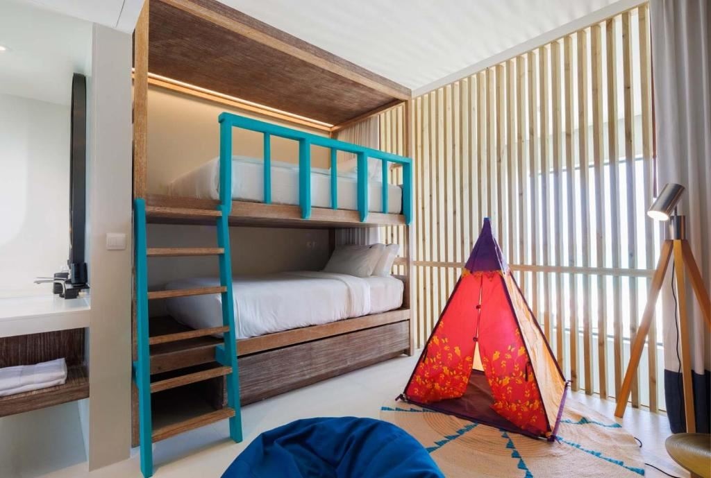 rooms-silver-family-suite-duplex-2-bedroom