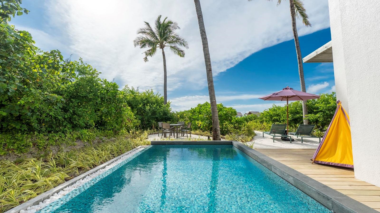 rooms-silver-family-pool-suite-duplex-2-bedroom