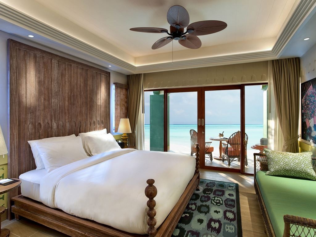 rooms-beach-room--king