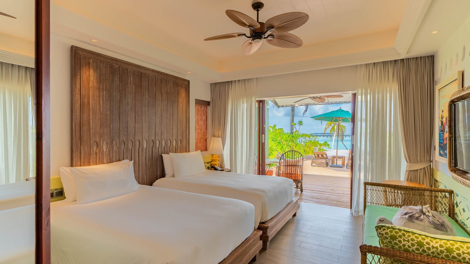 rooms-two-bedroom-family-beach-room-with-pool