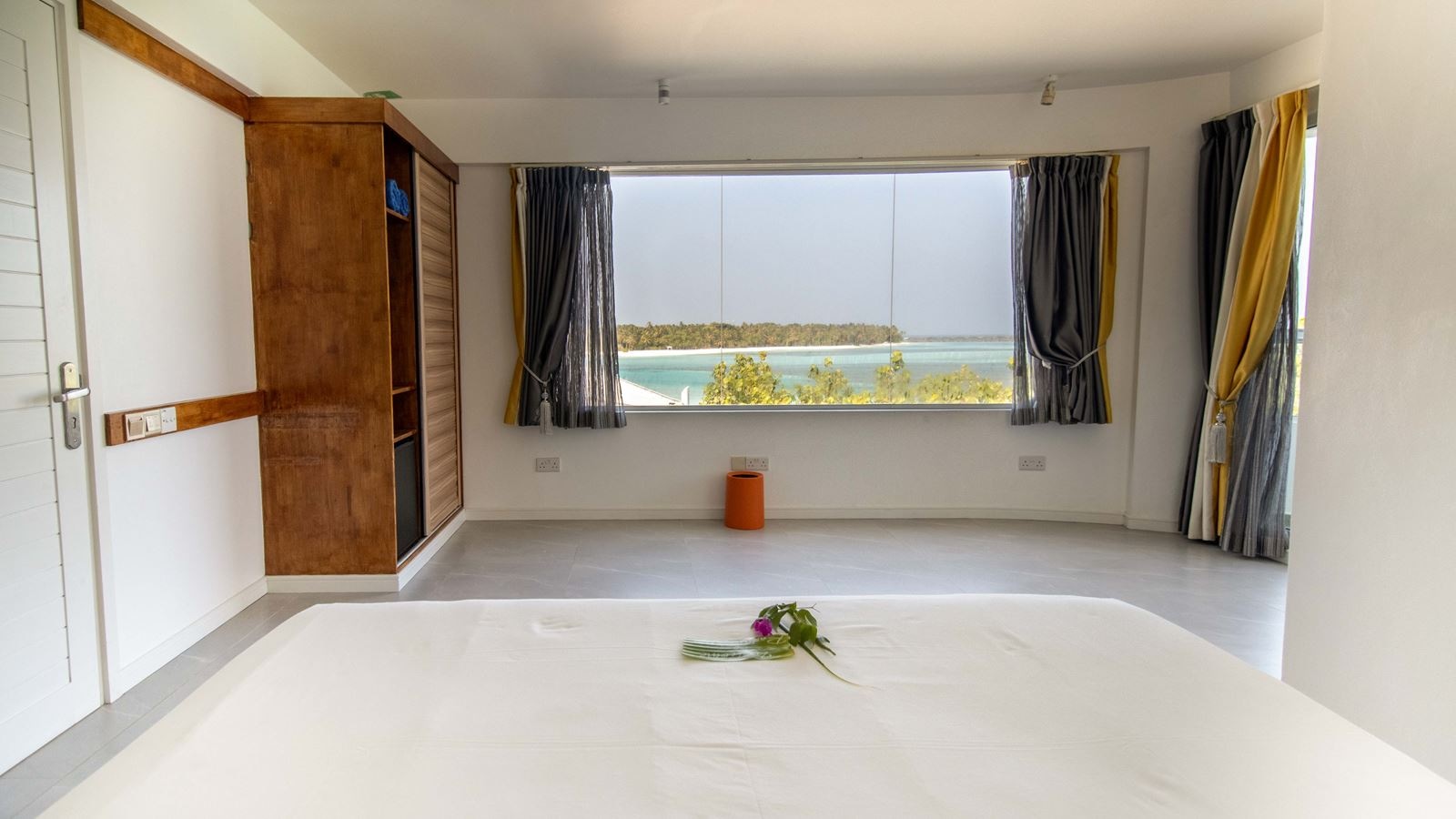 rooms-deluxe-plus-panaromic-seaview