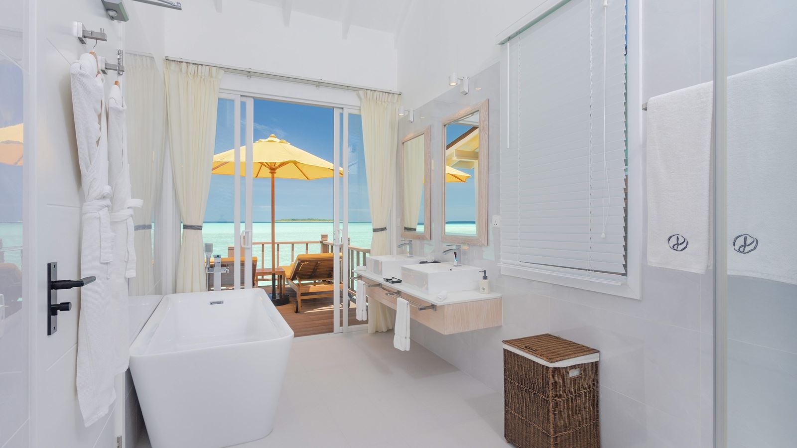 rooms-sunrise-water-villa