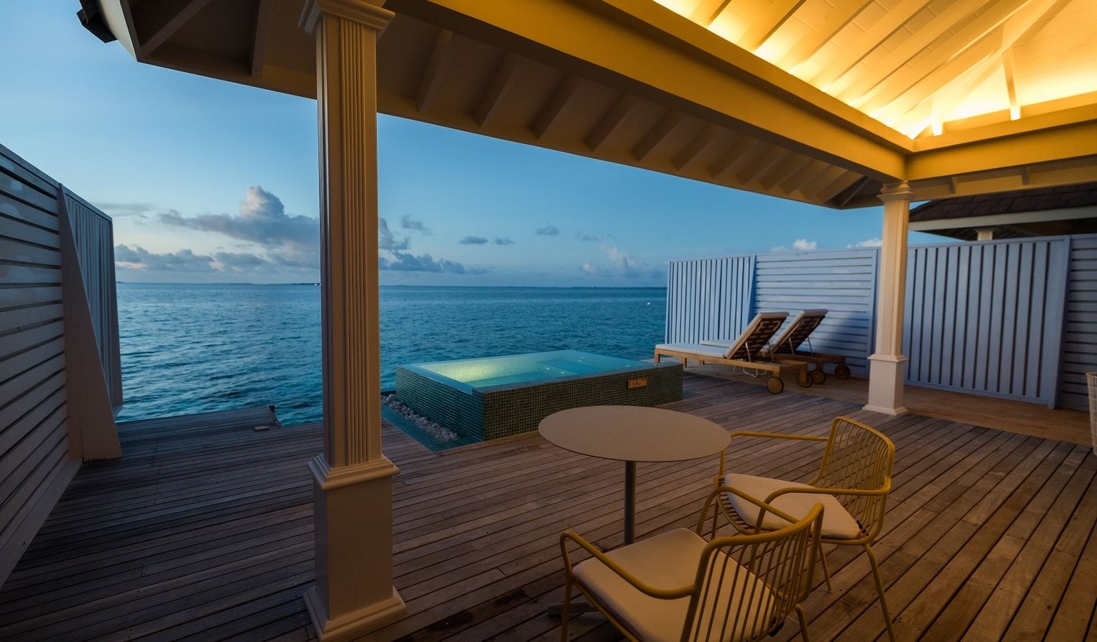 rooms-ocean-overwater-villa-with-pool