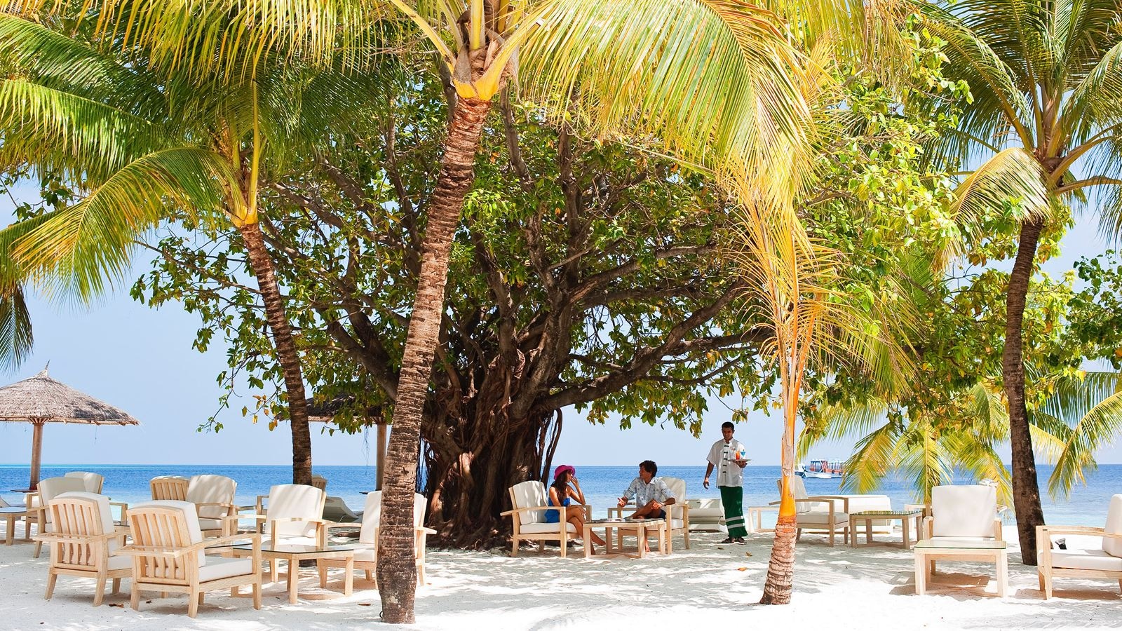 bars-boli-beach-bar