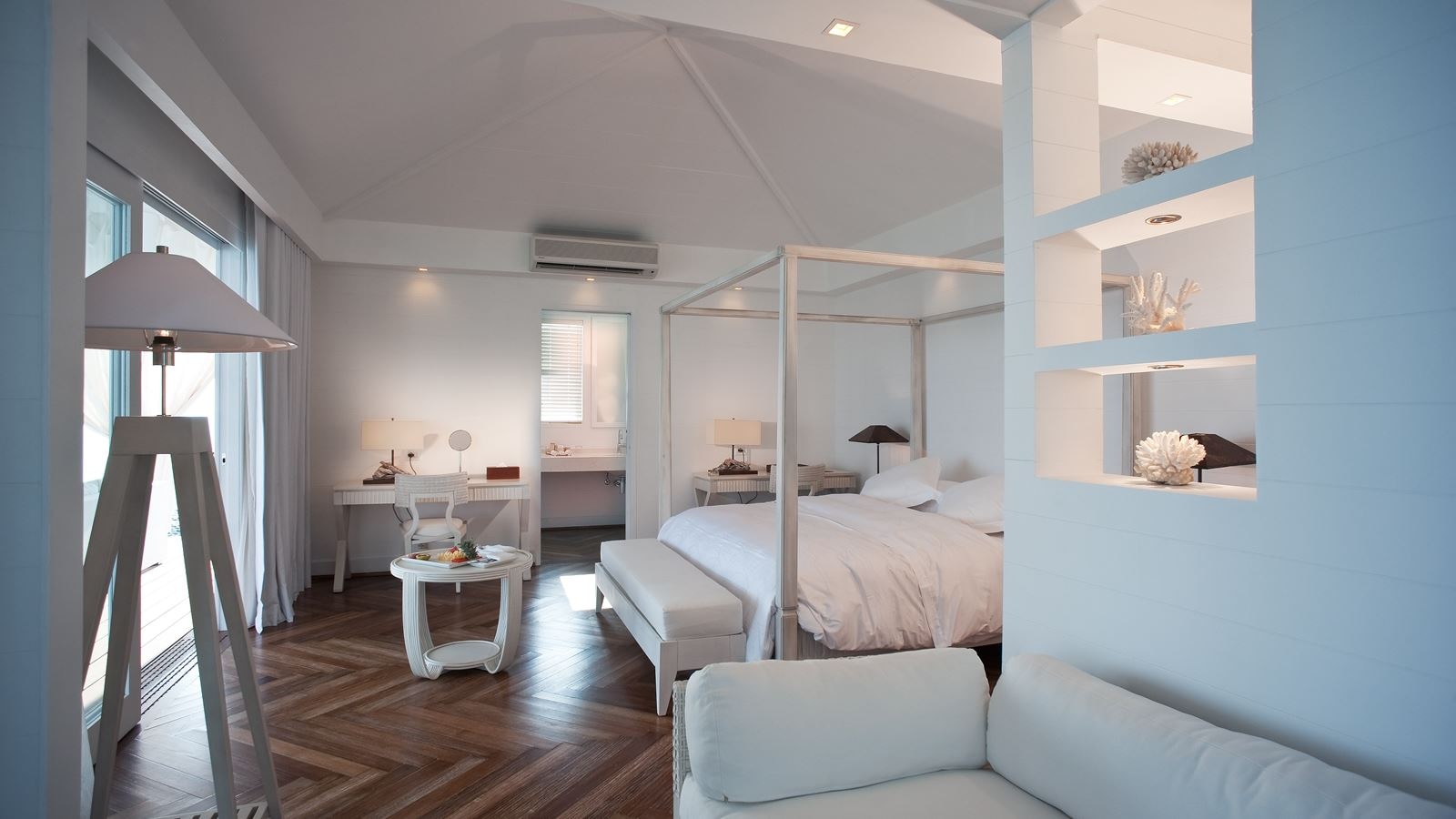 rooms-water-villa