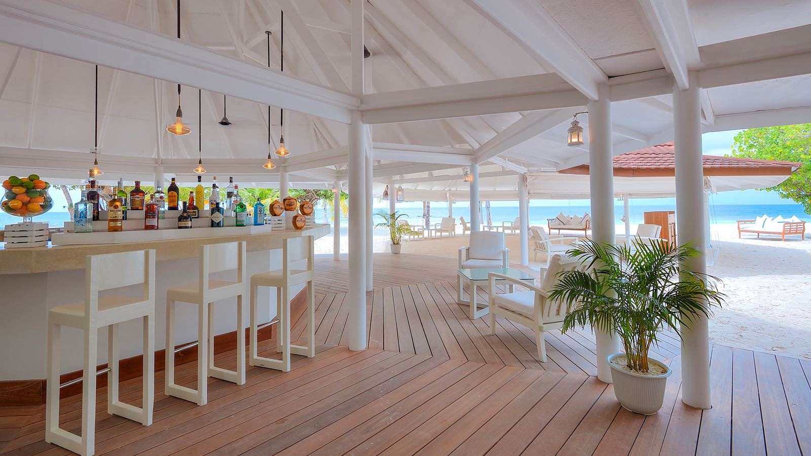 bars-boli-beach-bar