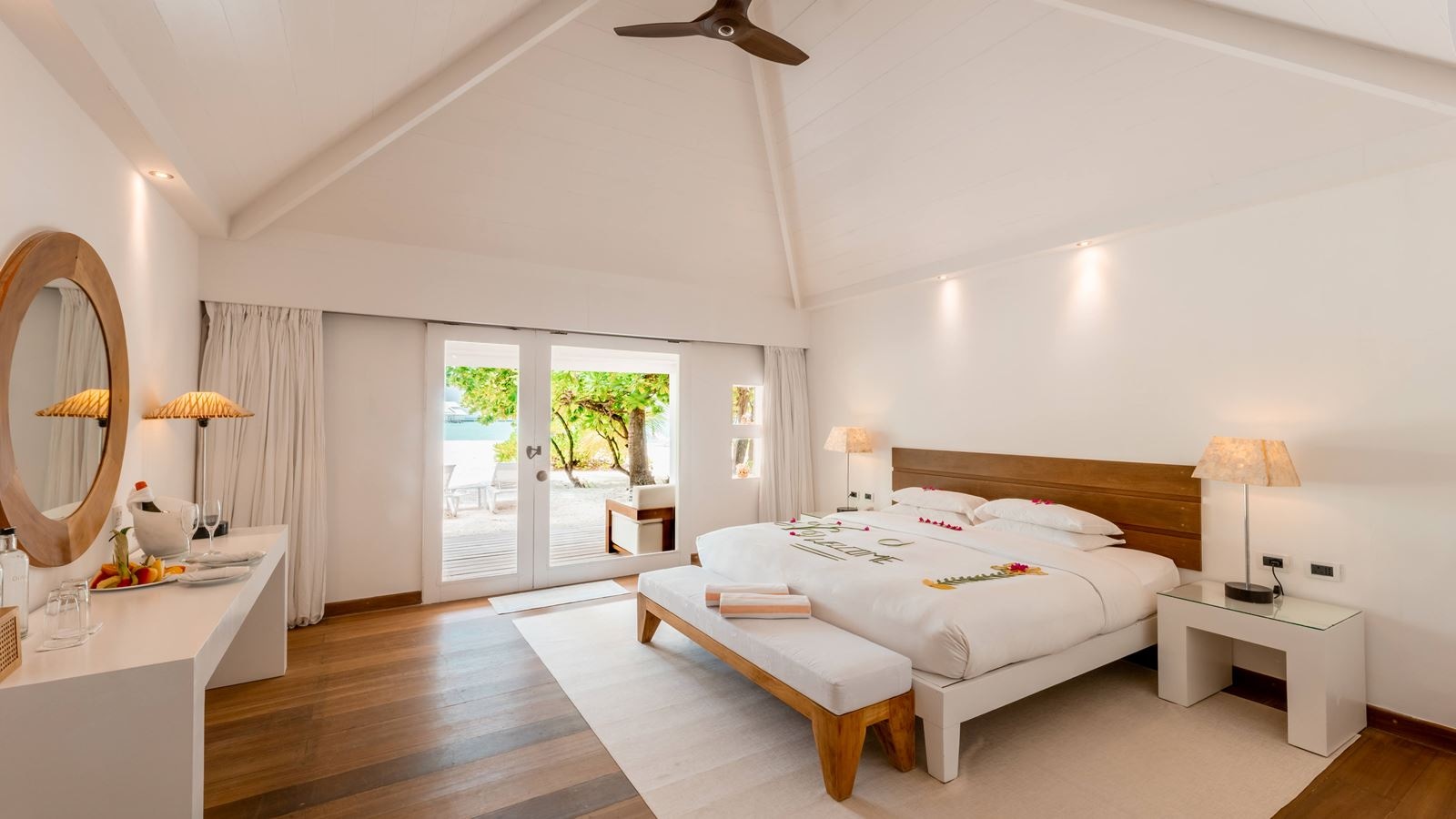 rooms-beach-front-villa