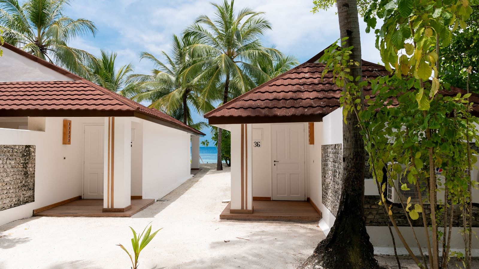 rooms-beach-front-junior-suite