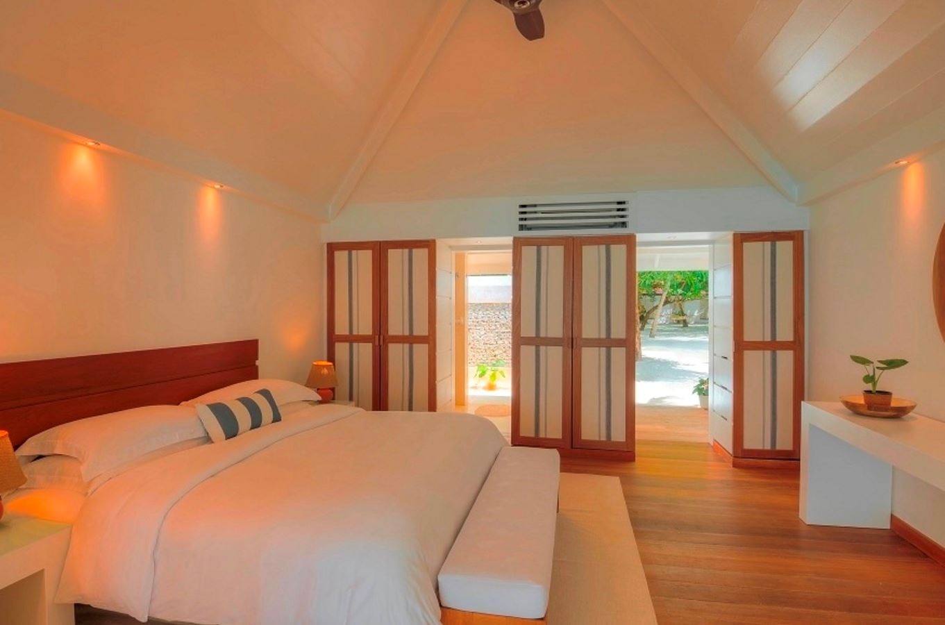 rooms-lagoon-villa