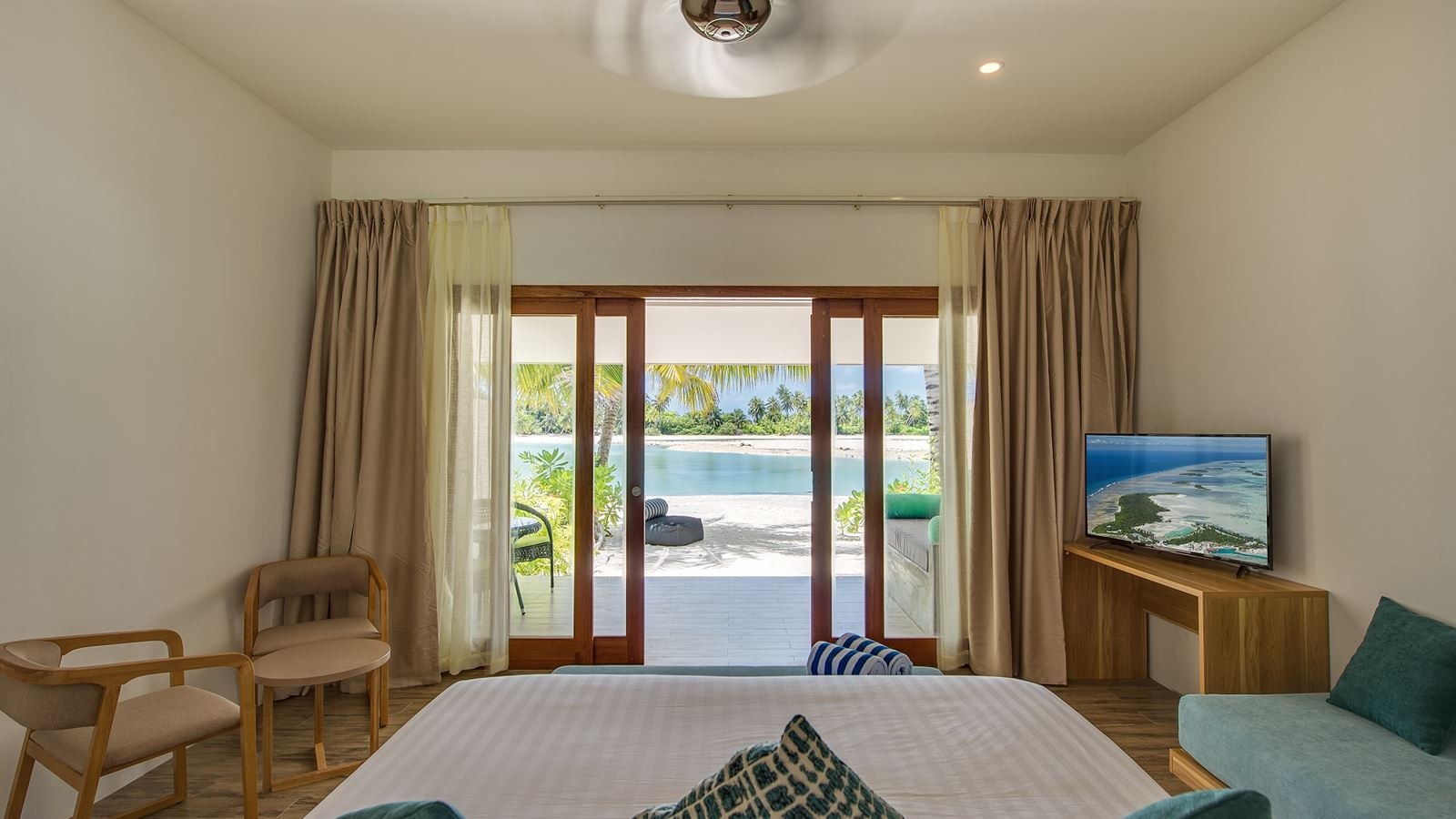 rooms-lagoon-view-villa