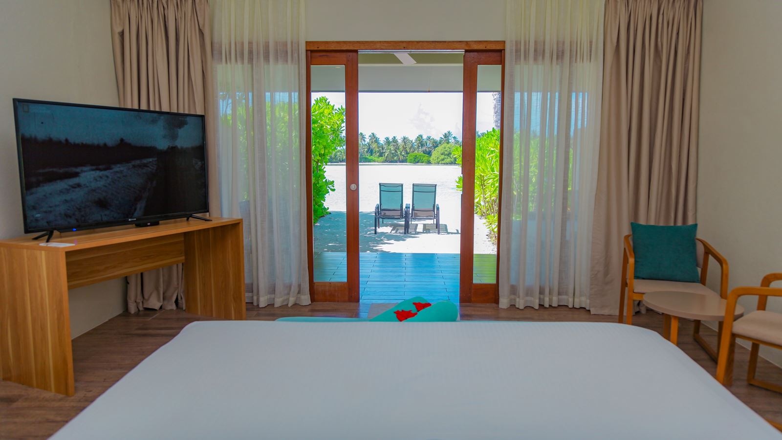 rooms-lagoon-view-villa