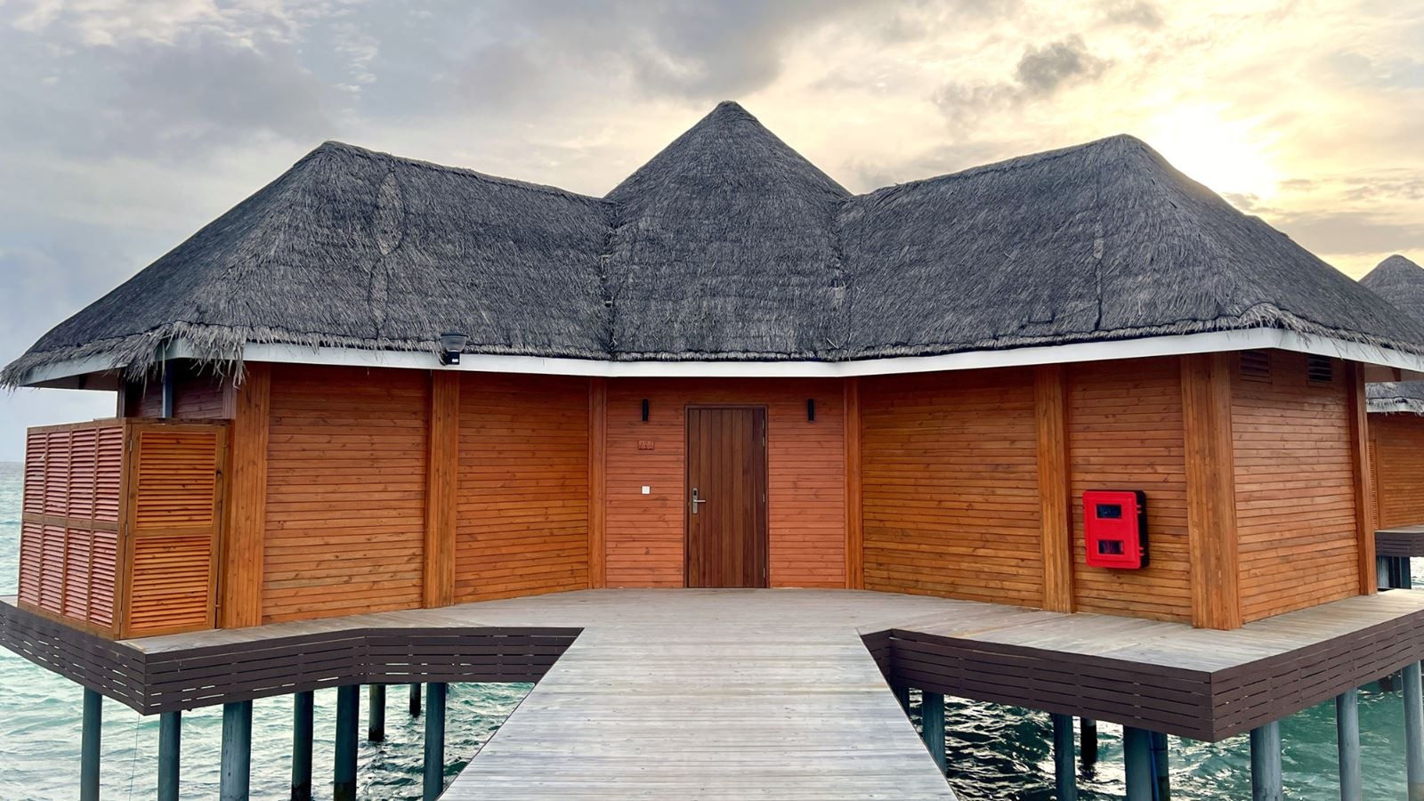 rooms-over-water-suite