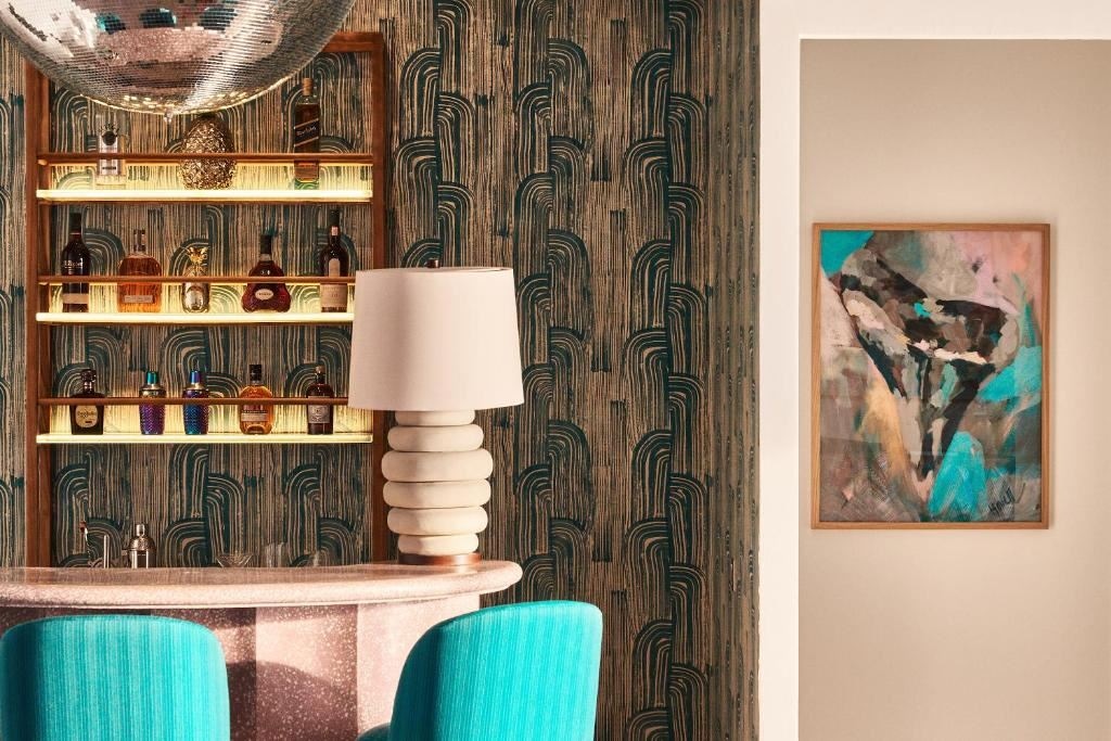 rooms-two-bedroom-rockstar-villa