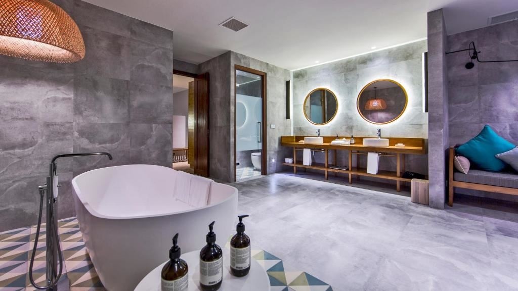 rooms-beach-pool-villa