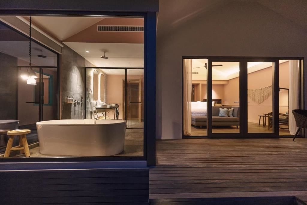 rooms-over-water-villa-with-pool