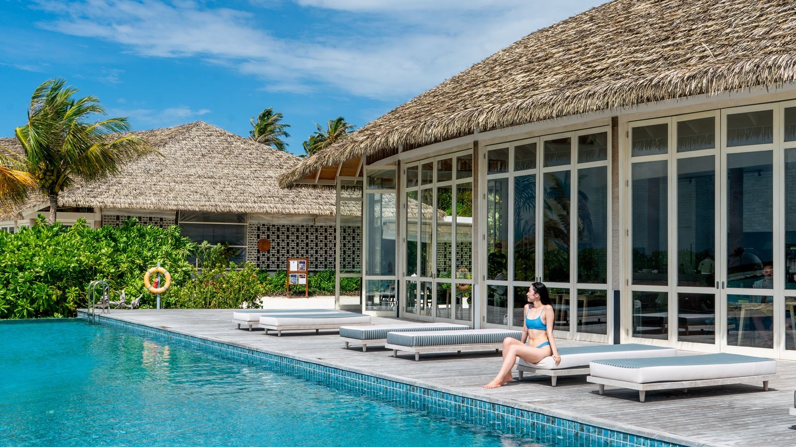 restaurants-velaa-bar-+-grill