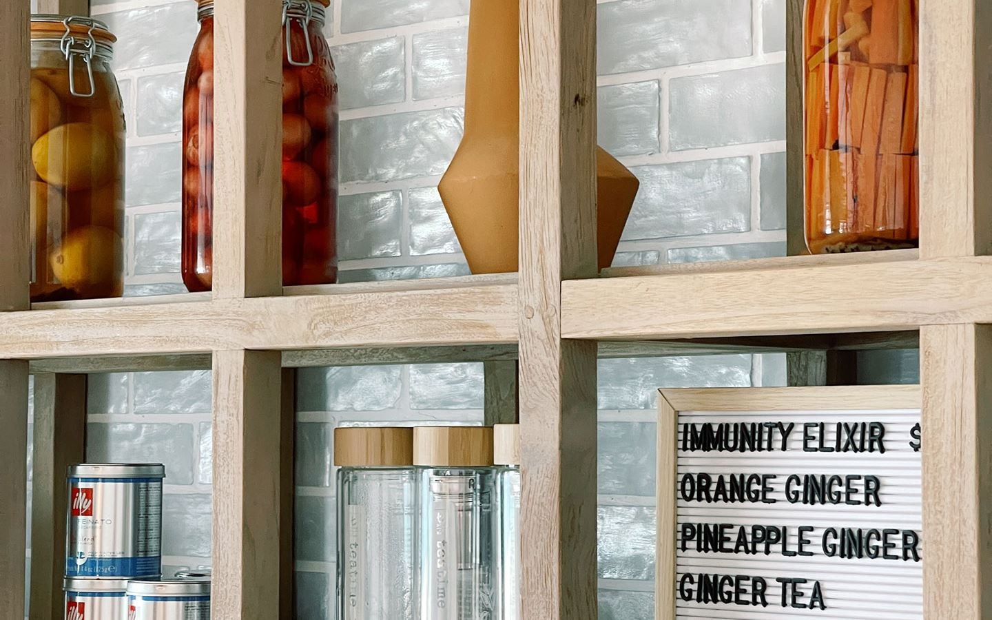 restaurants-waves-cafe