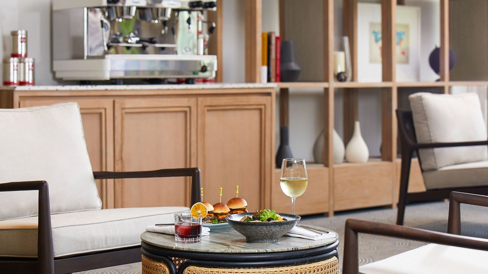 restaurants-le-meridien-hub--latitude