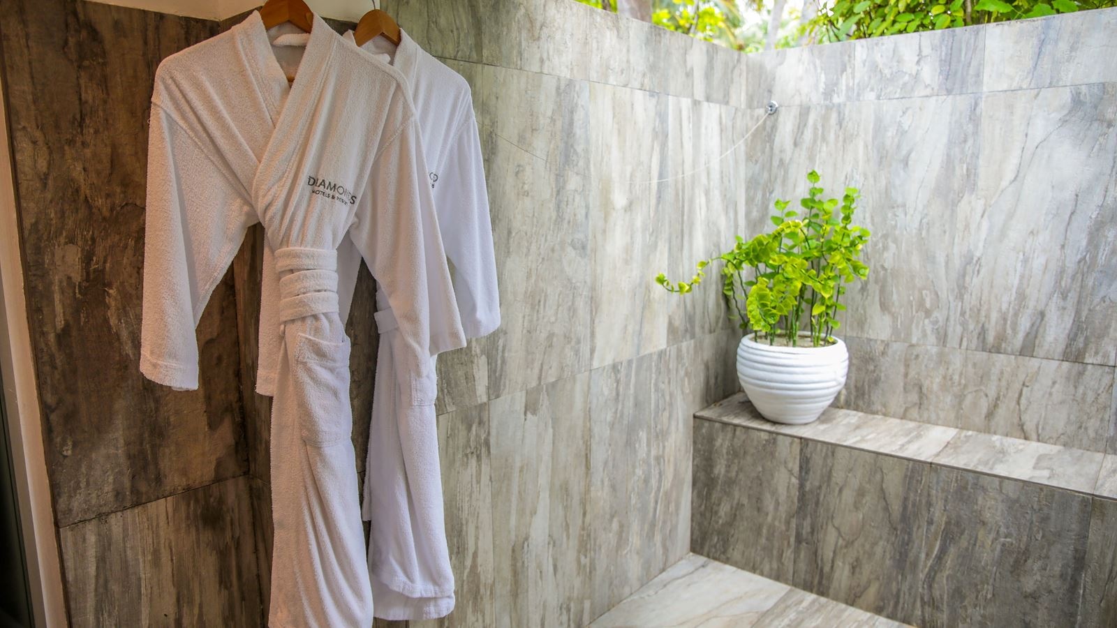 rooms-beach-front-suite