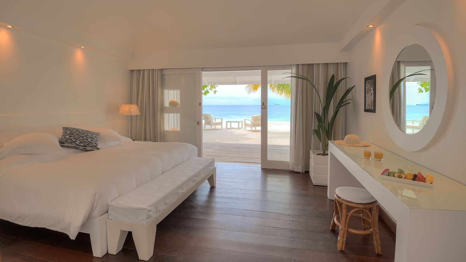 rooms-beach-front-villa