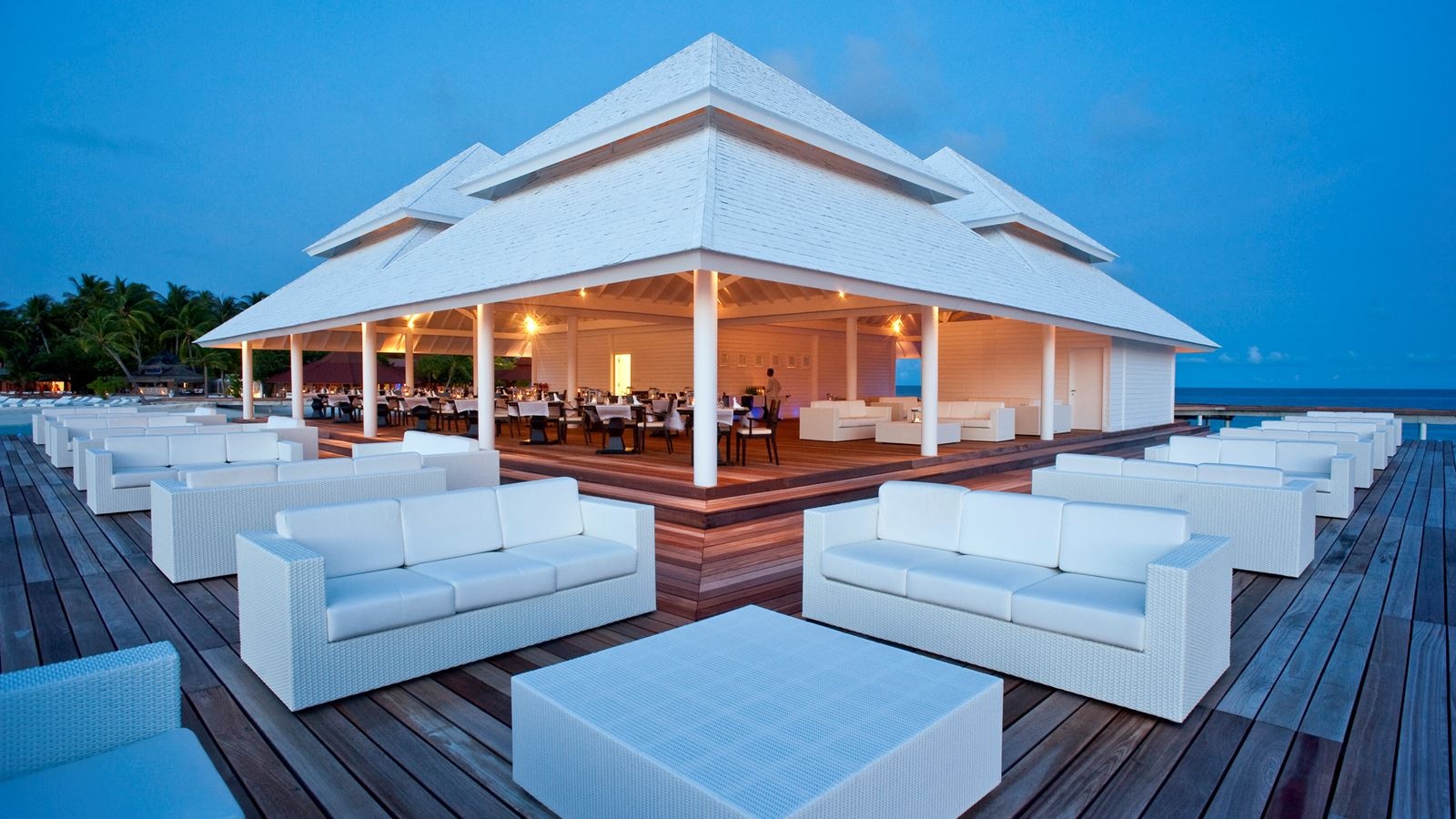 restaurants-aqua-overwater