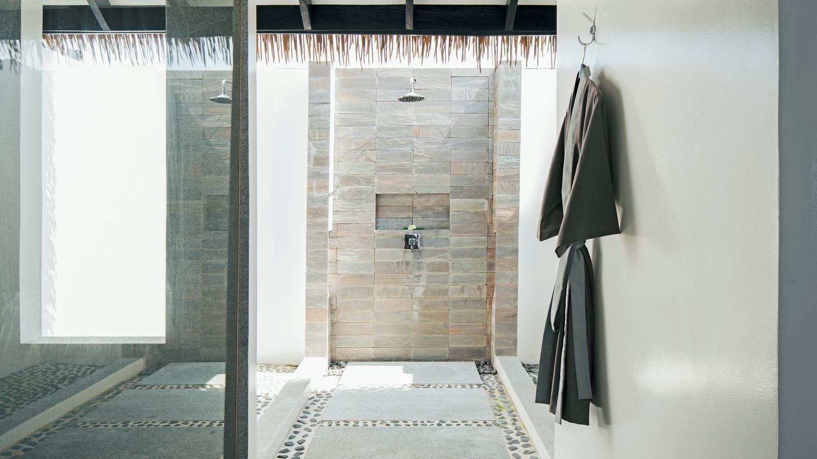 rooms-water-villa-with-pool