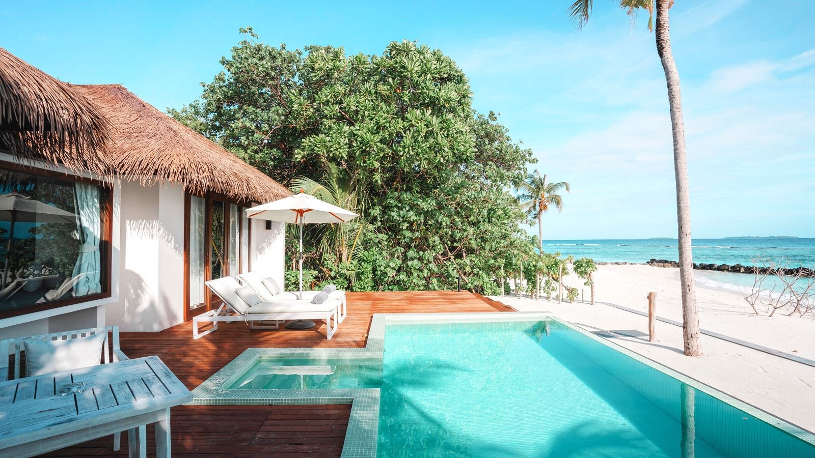 rooms-sunset-beach-villa-with-pool