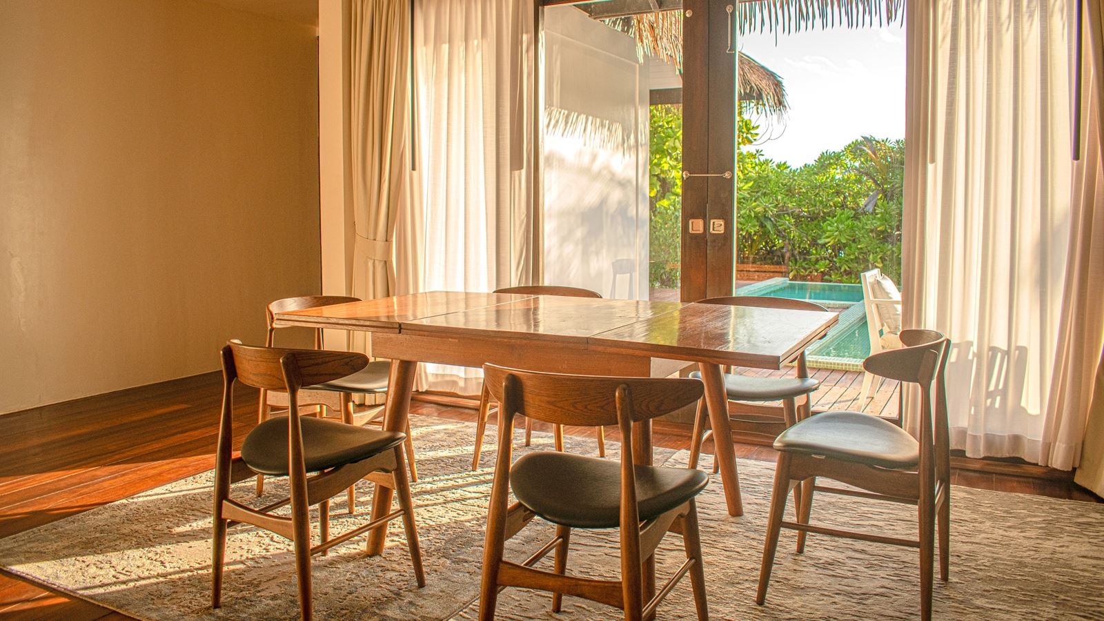 rooms-2-bedroom-villa-beachfront-with-private-pool