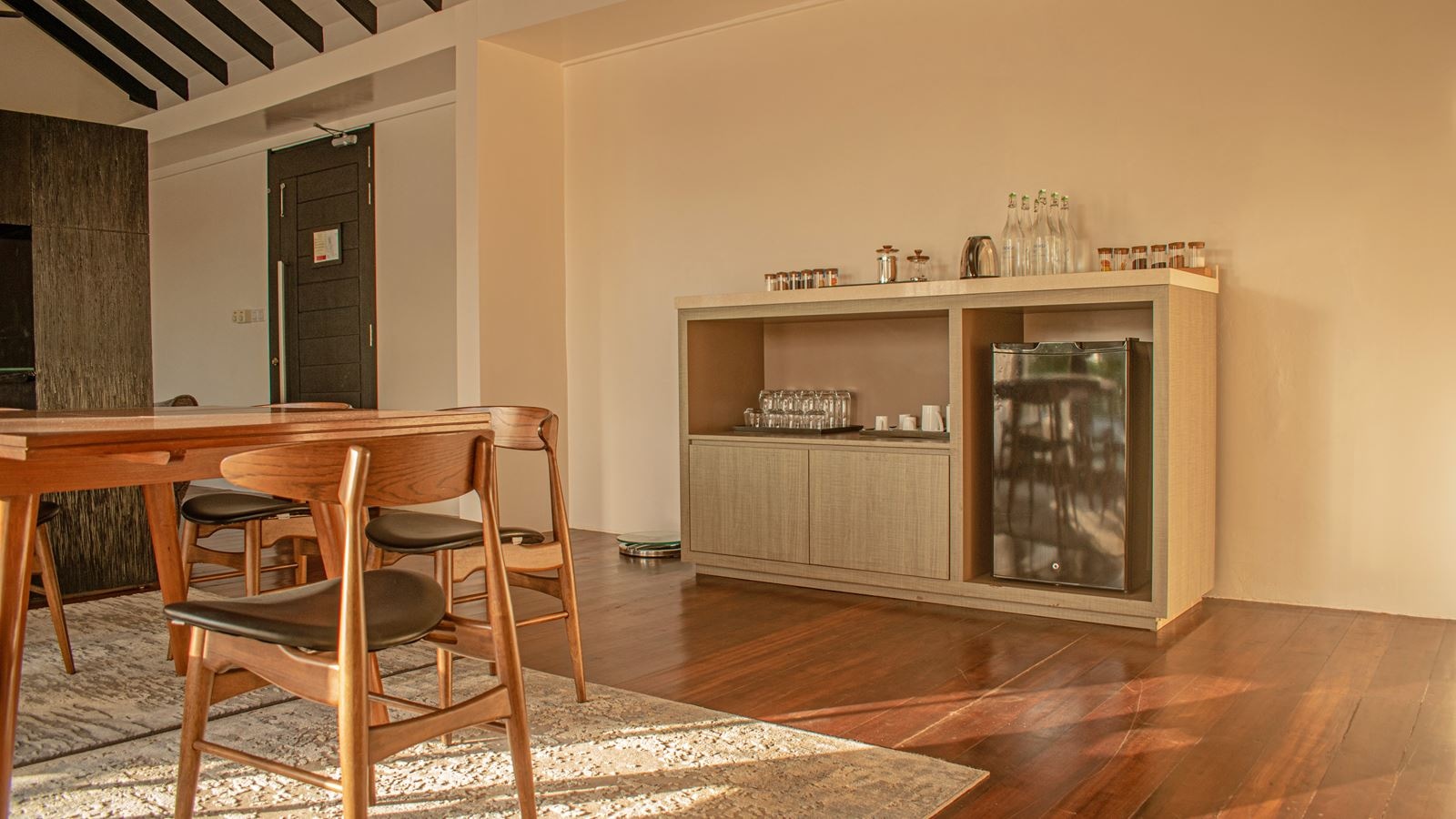 rooms-2-bedroom-villa-beachfront-with-private-pool