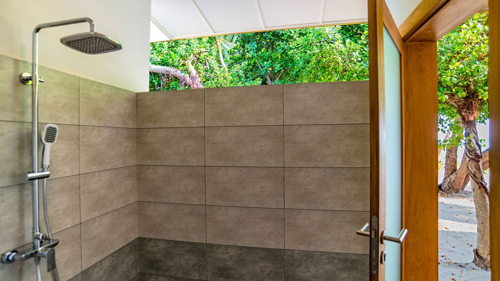 rooms-2-bedroom-family-beach-villa