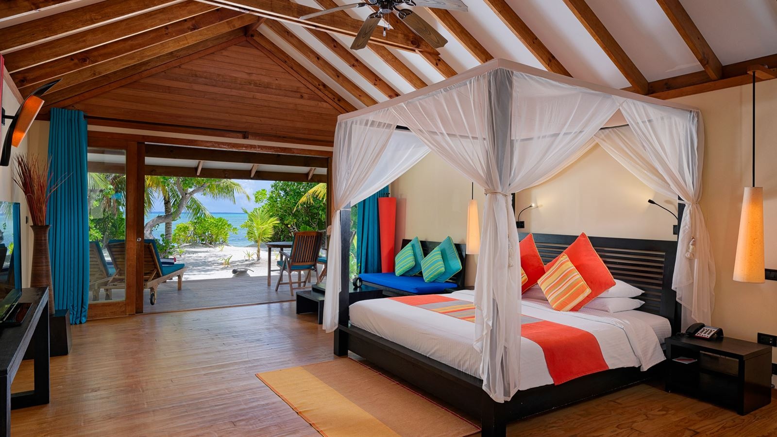 rooms-premium-beach-villa-with-whirlpool